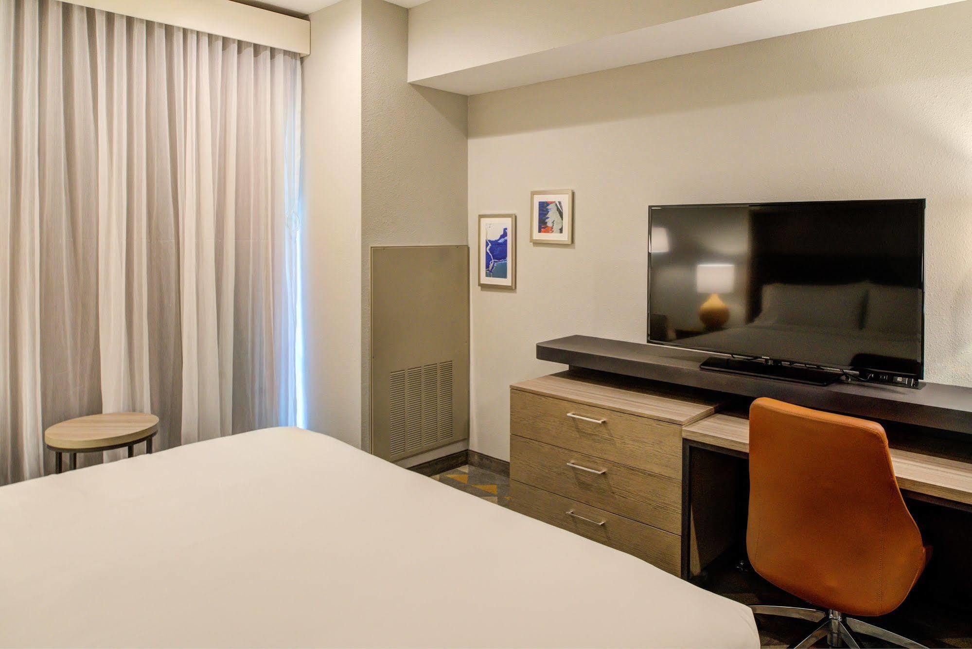 Holiday Inn Hotel & Suites - Houston West - Katy Mills By Ihg Bagian luar foto